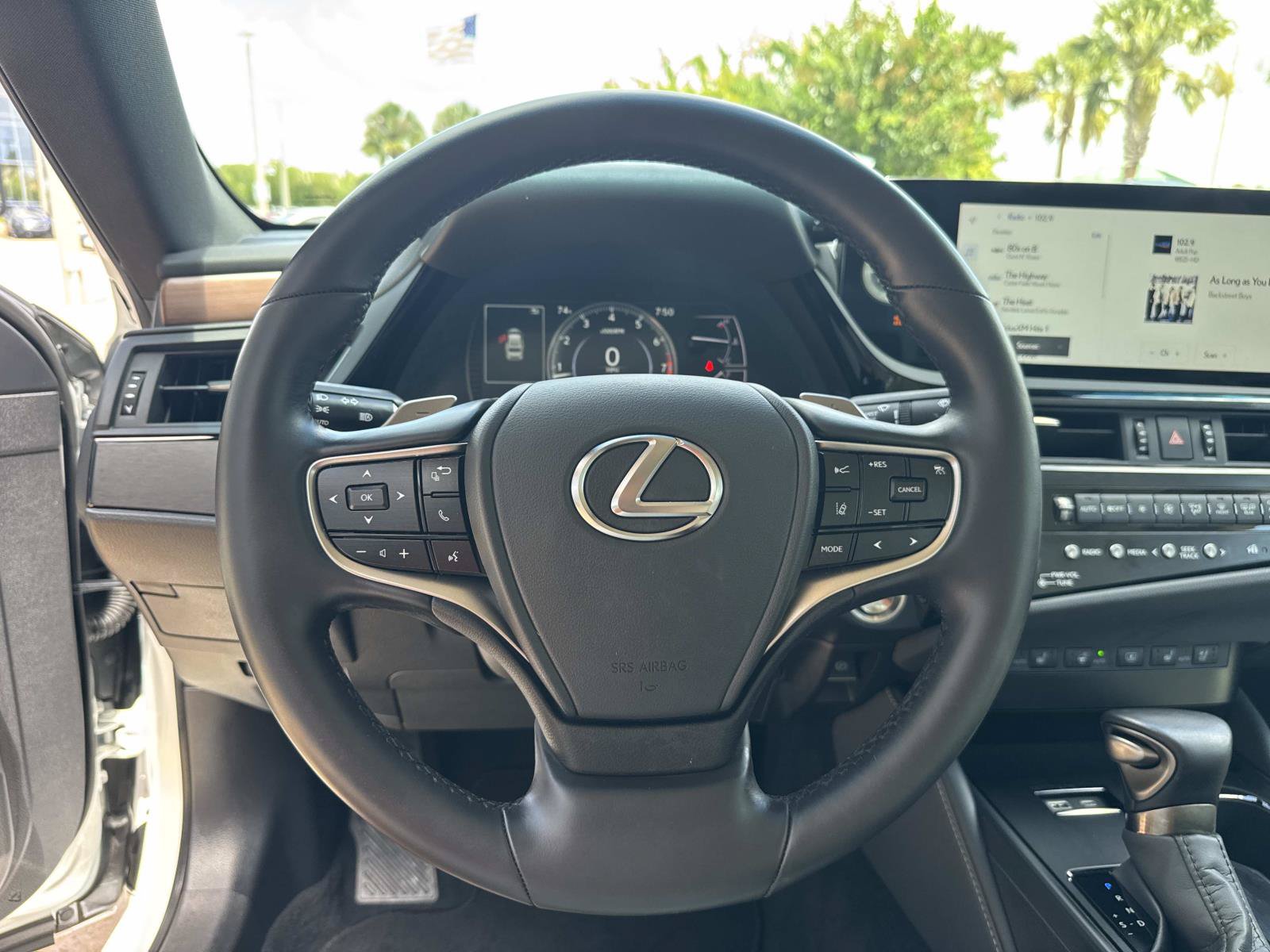 Used 2025 Lexus ES 350 w/ Premium Package FWD image 27