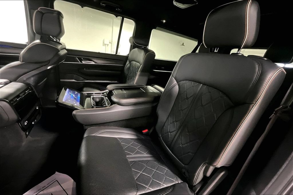 Used 2024 Jeep Grand Wagoneer L Series III w/ Quick Order Packagew 28T AWD/4WD image 32