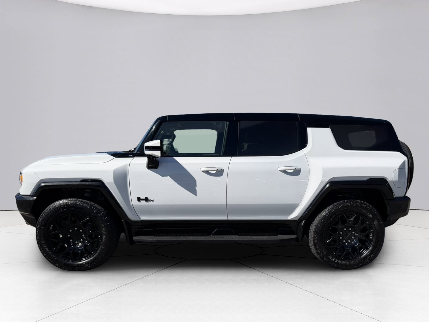 Used 2025 GMC Hummer EV 2X w/ LPO, Dark Essentials Package AWD/4WD image 2