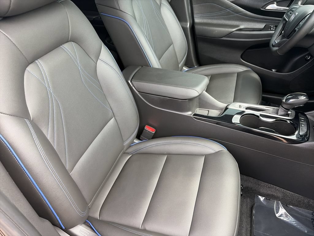 Used 2024 Buick Envista Sport Touring w/ Convenience I Package FWD image 33