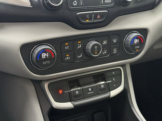 Used 2023 GMC Terrain SLT image 26