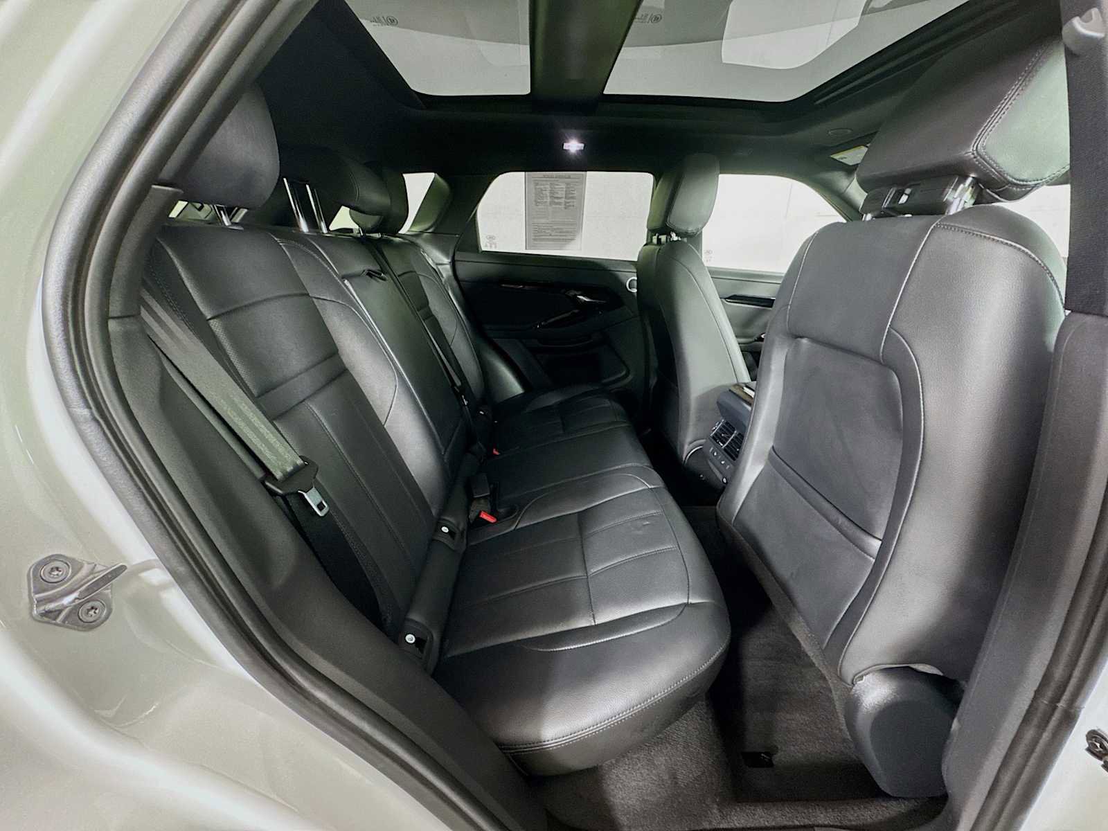 Used 2025 Land Rover Range Rover Evoque S image 27