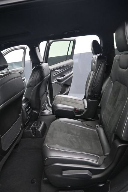 Used 2023 Jeep Grand Cherokee L Laredo AWD/4WD image 8