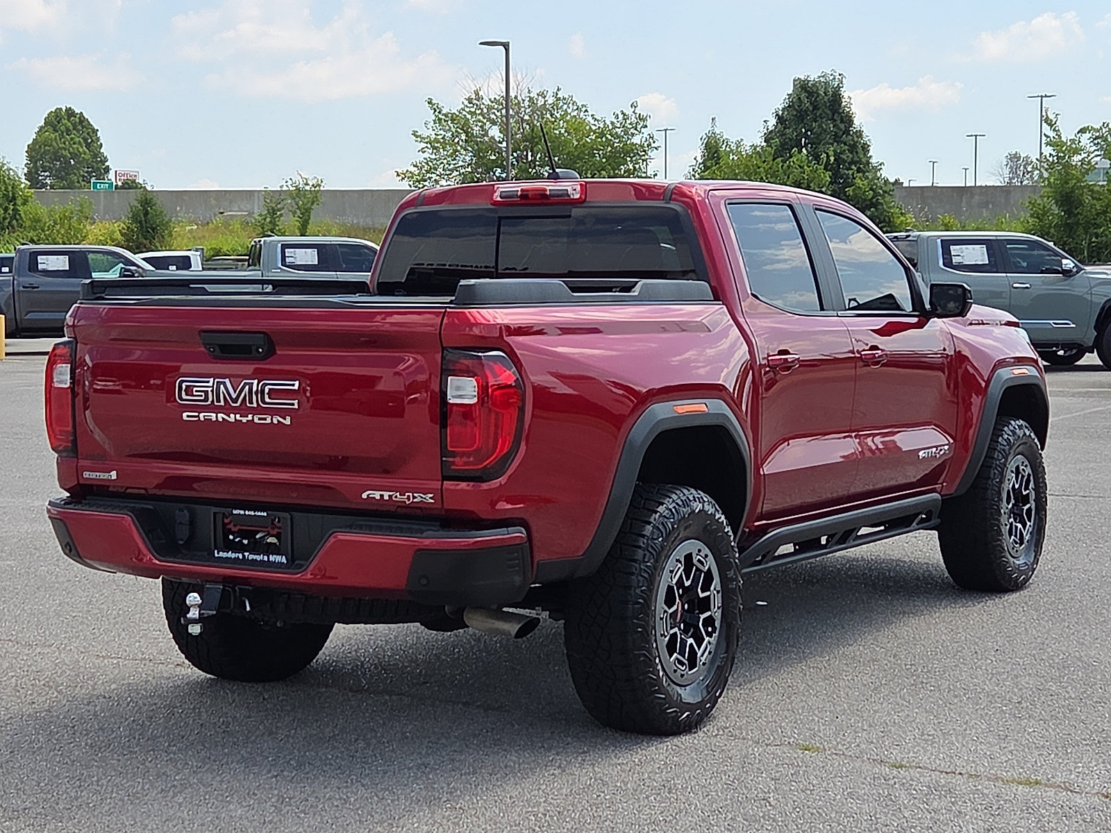 Used 2023 GMC Canyon AT4X w/ Edition 1 AWD/4WD image 5