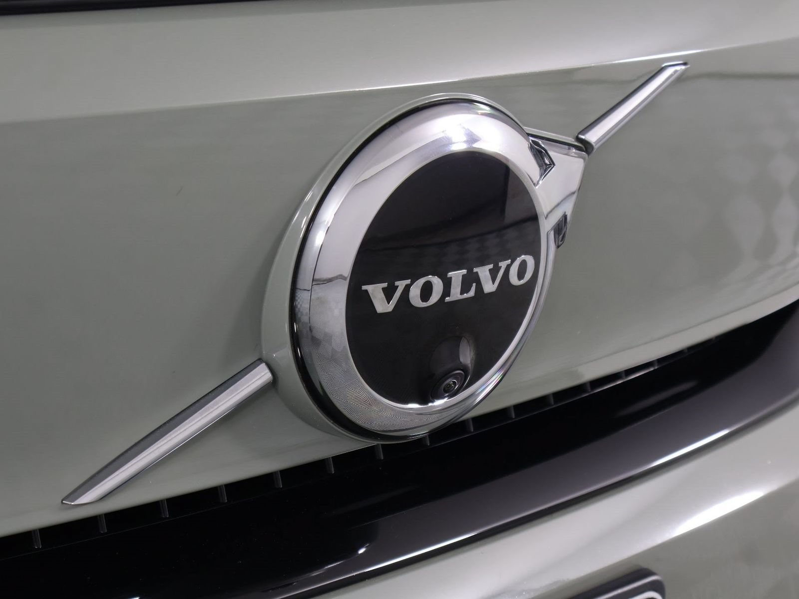 Used 2023 Volvo C40 P8 Recharge Plus w/ Protection Package Premier AWD/4WD image 25