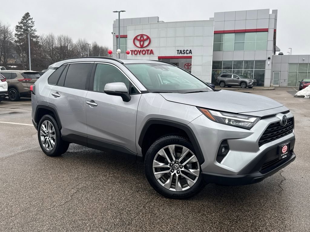 Used 2023 Toyota RAV4 XLE Premium image 1