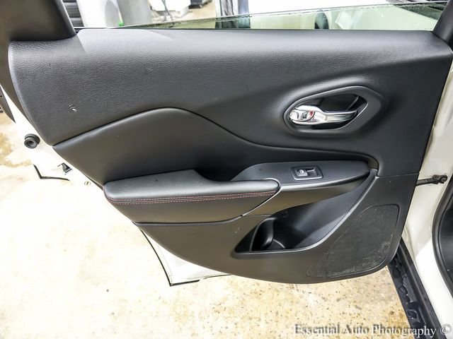 Used 2019 Jeep Cherokee Trailhawk image 20