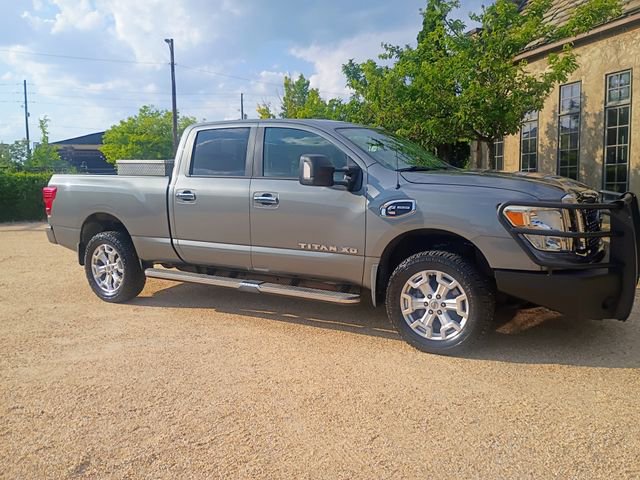 Used 2016 Nissan Titan SV AWD/4WD image 17