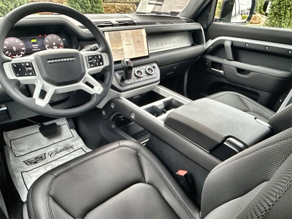 Used 2025 Land Rover Defender 110 S image 13