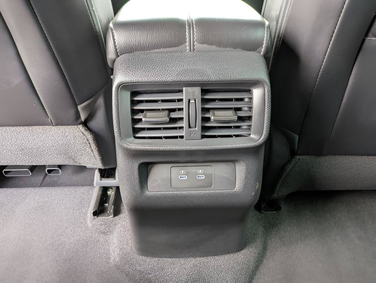 Used 2025 Nissan Murano SV AWD/4WD image 23