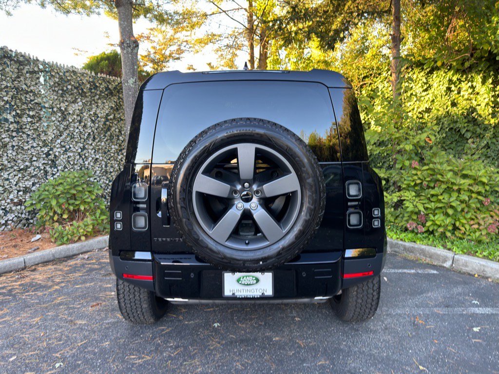 New 2026 Land Rover Defender 110 S image 5