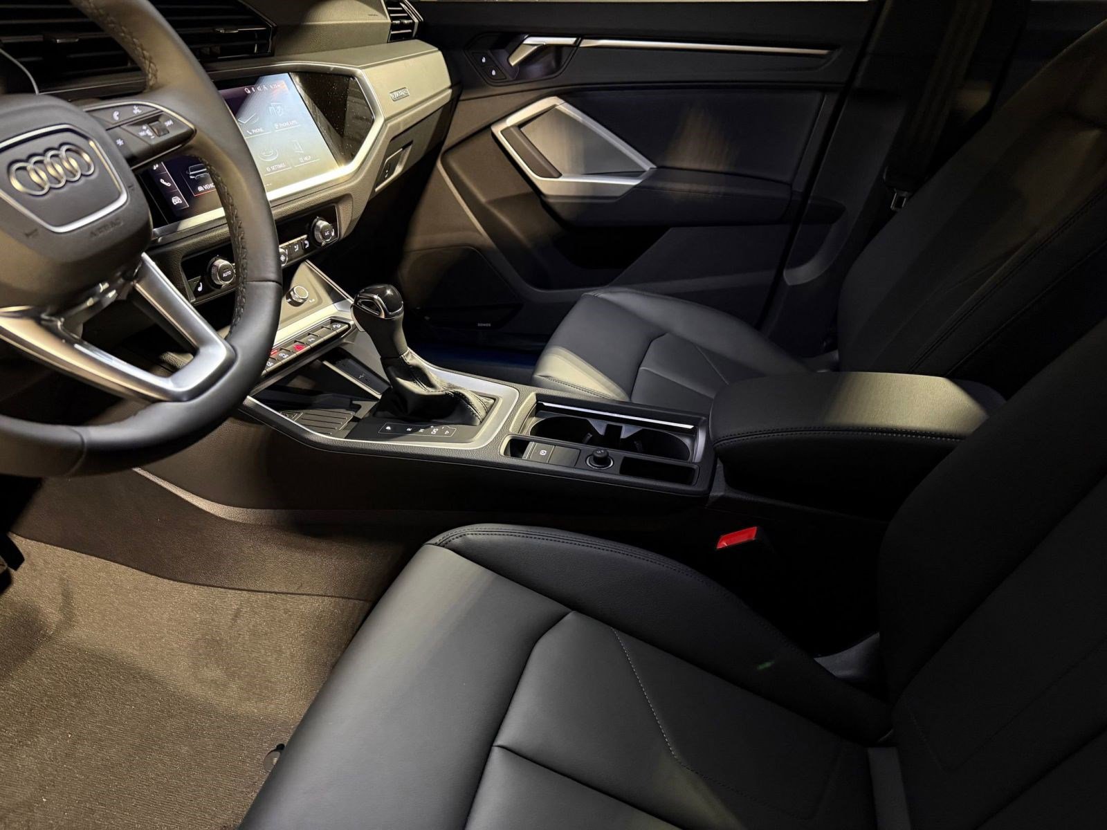 New 2025 Audi Q3 2.0T Premium image 16