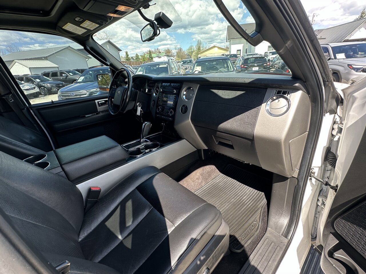 Used 2014 Ford Expedition EL Limited w/ Equipment Group 301A AWD/4WD image 12