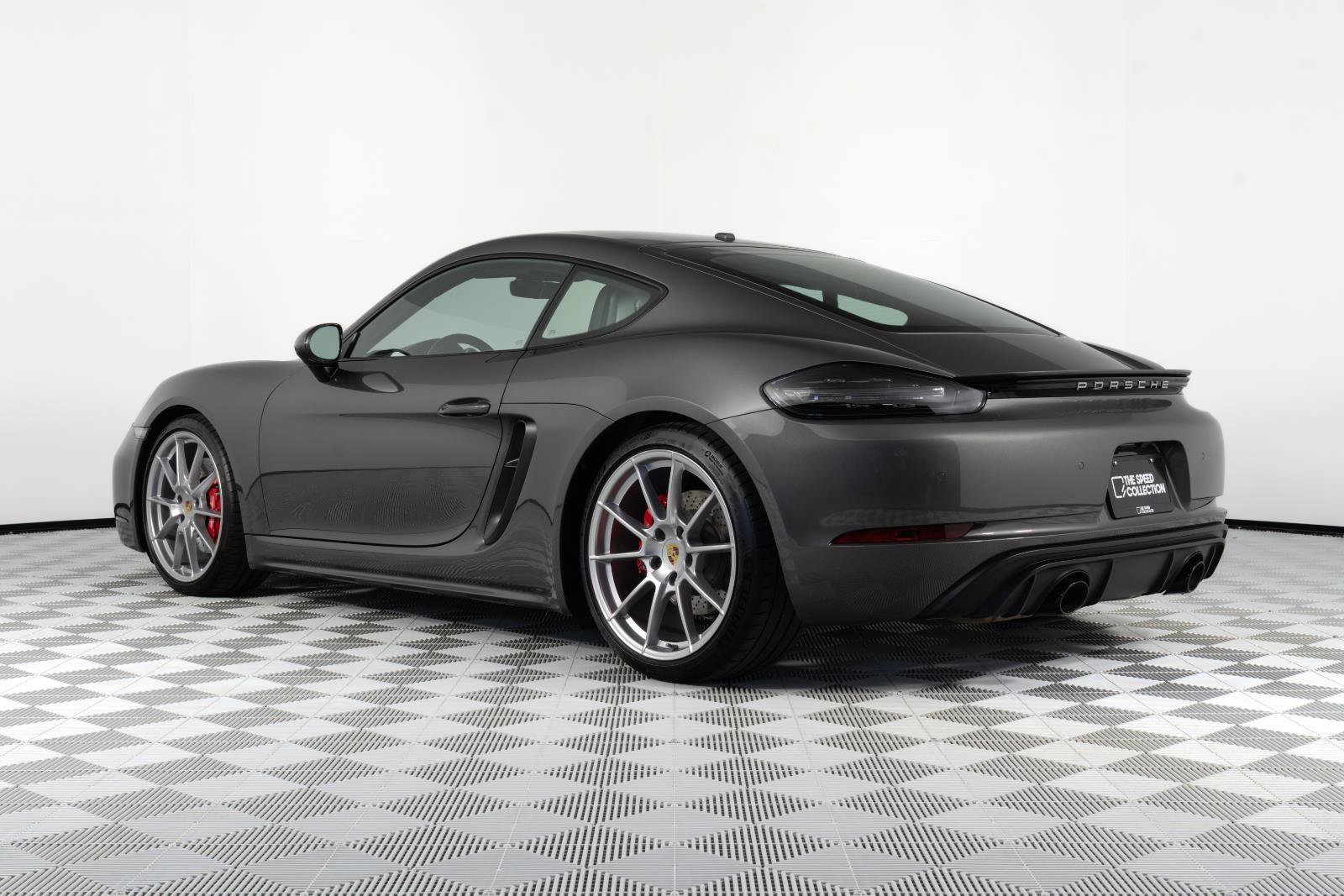 Used 2024 Porsche 718 Cayman GTS RWD image 2