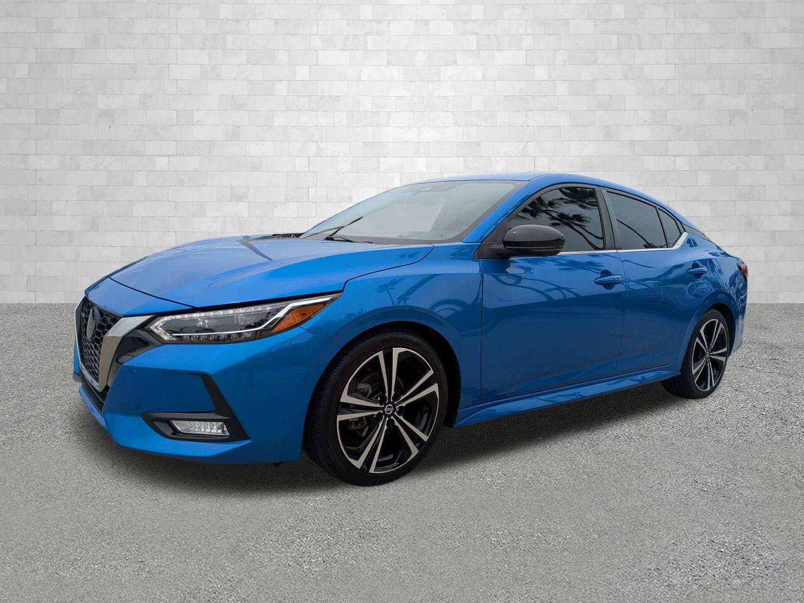 Used 2023 Nissan Sentra SR w/ SR Premium Package FWD image 5