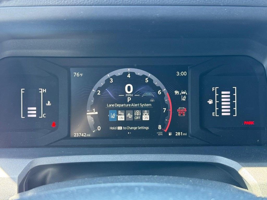 Used 2025 Toyota 4Runner SR5 AWD/4WD image 20