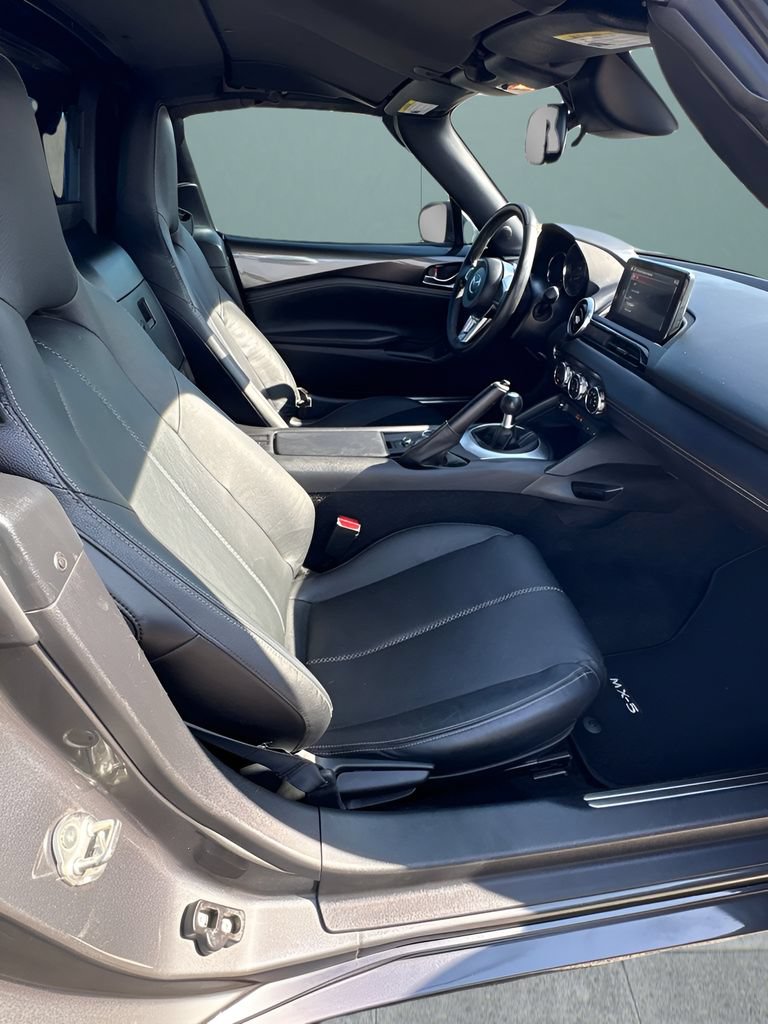 Used 2021 MAZDA MX-5 Miata RF Grand Touring RWD image 14