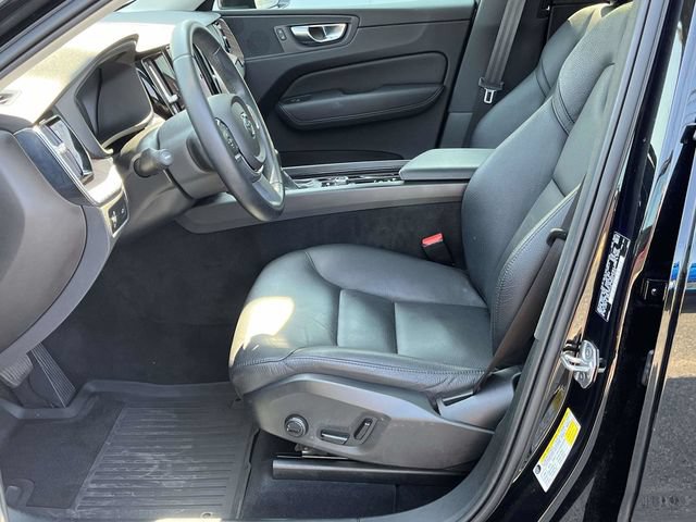 Used 2021 Volvo XC60 T5 Momentum w/ Protection Package Premier FWD image 13