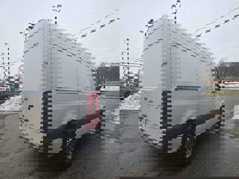 Used 2021 Freightliner Sprinter 2500 image 4