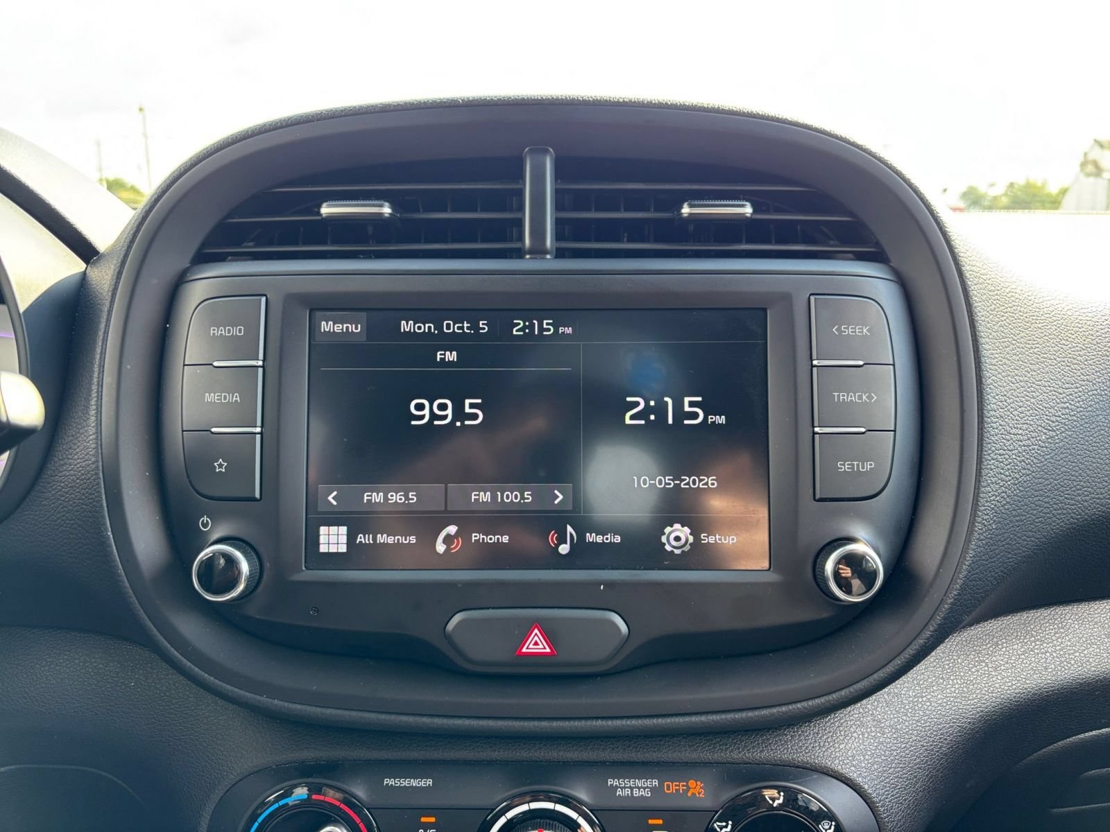 Used 2025 Kia Soul LX w/ LX Technology Package FWD image 19
