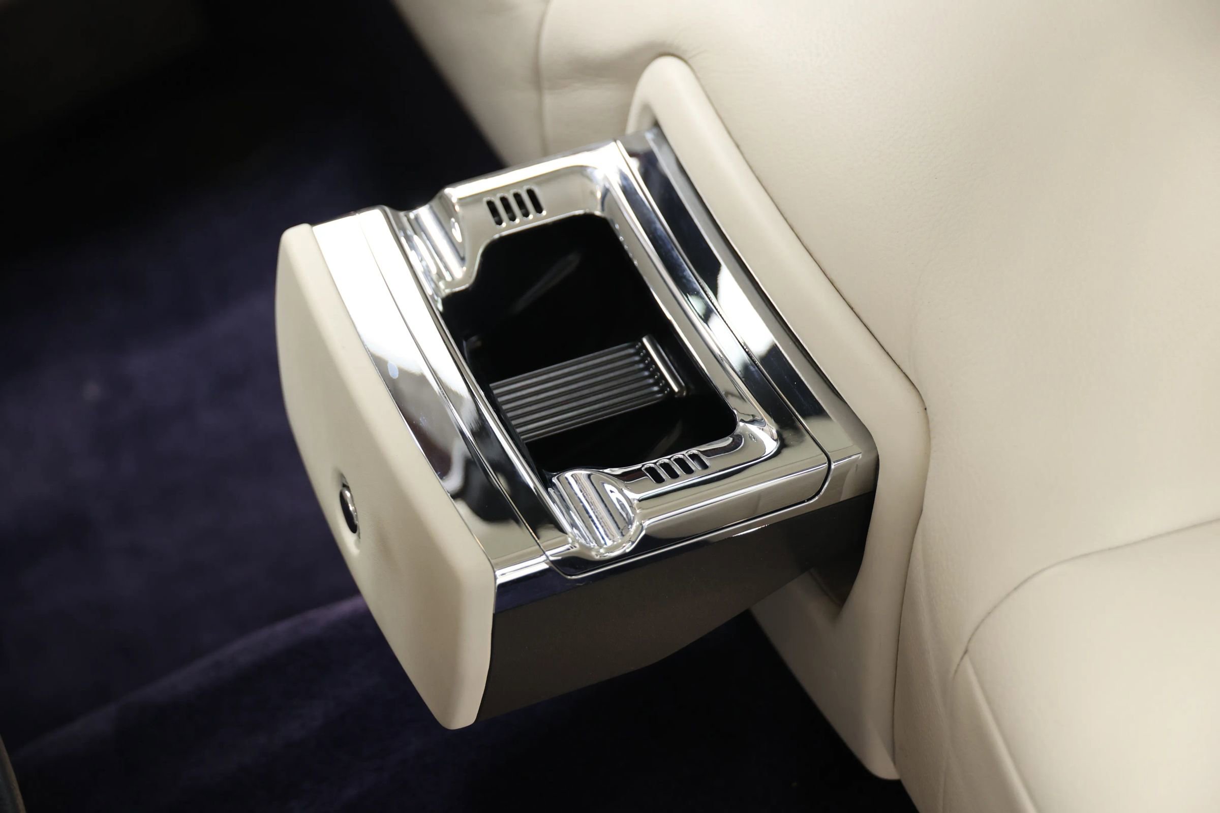 Used 2015 Rolls-Royce Ghost image 56