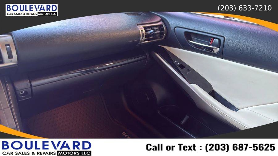 Used 2016 Lexus IS 300 AWD w/ Navigation System Package image 14