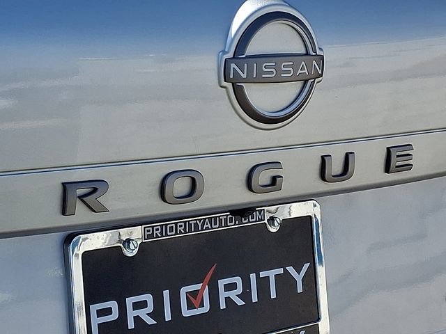 Used 2024 Nissan Rogue S image 30