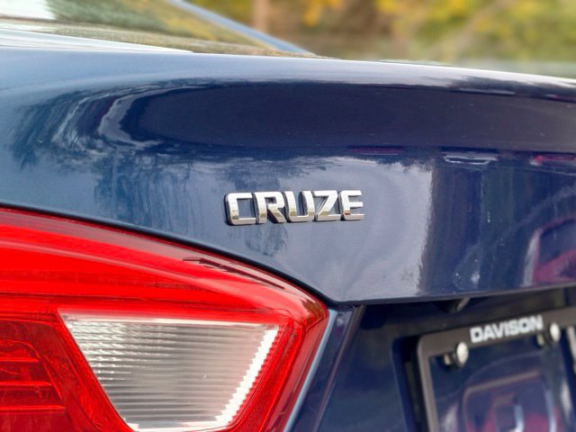 Used 2019 Chevrolet Cruze LT FWD image 25