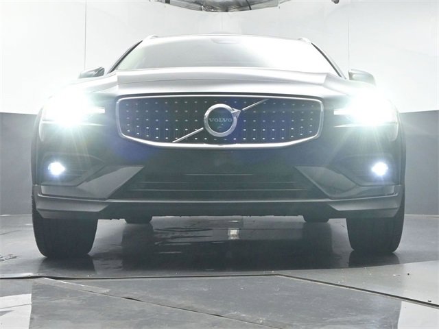 Used 2024 Volvo V60 B5 Cross Country Plus image 32