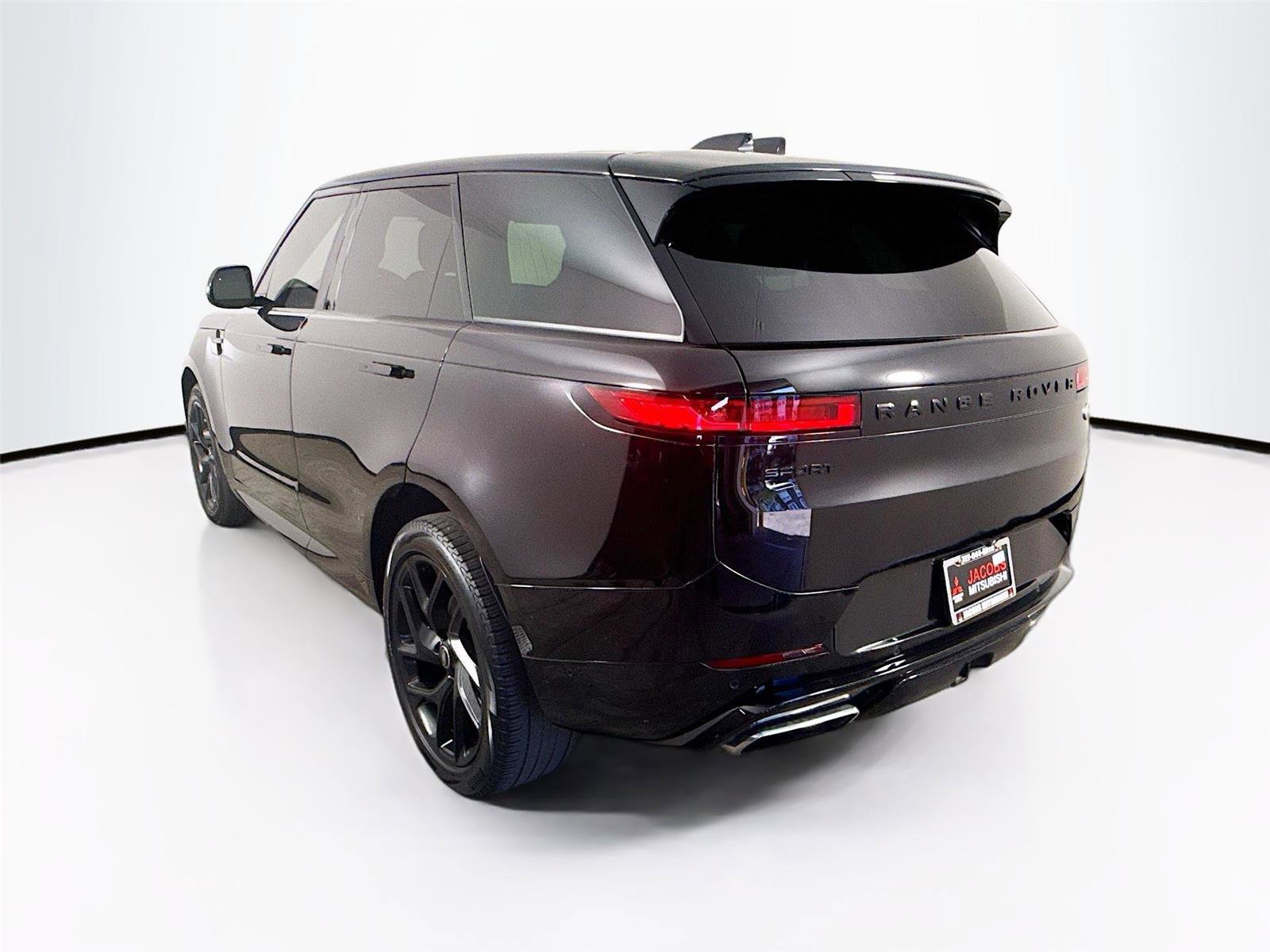 Used 2023 Land Rover Range Rover Sport SE Dynamic image 12