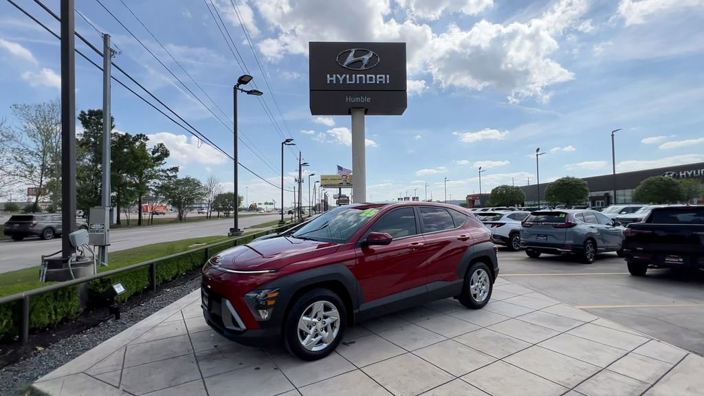 Certified 2025 Hyundai Kona SE image 7