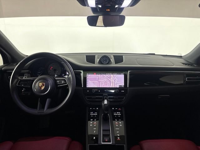 Used 2025 Porsche Macan S AWD/4WD image 33