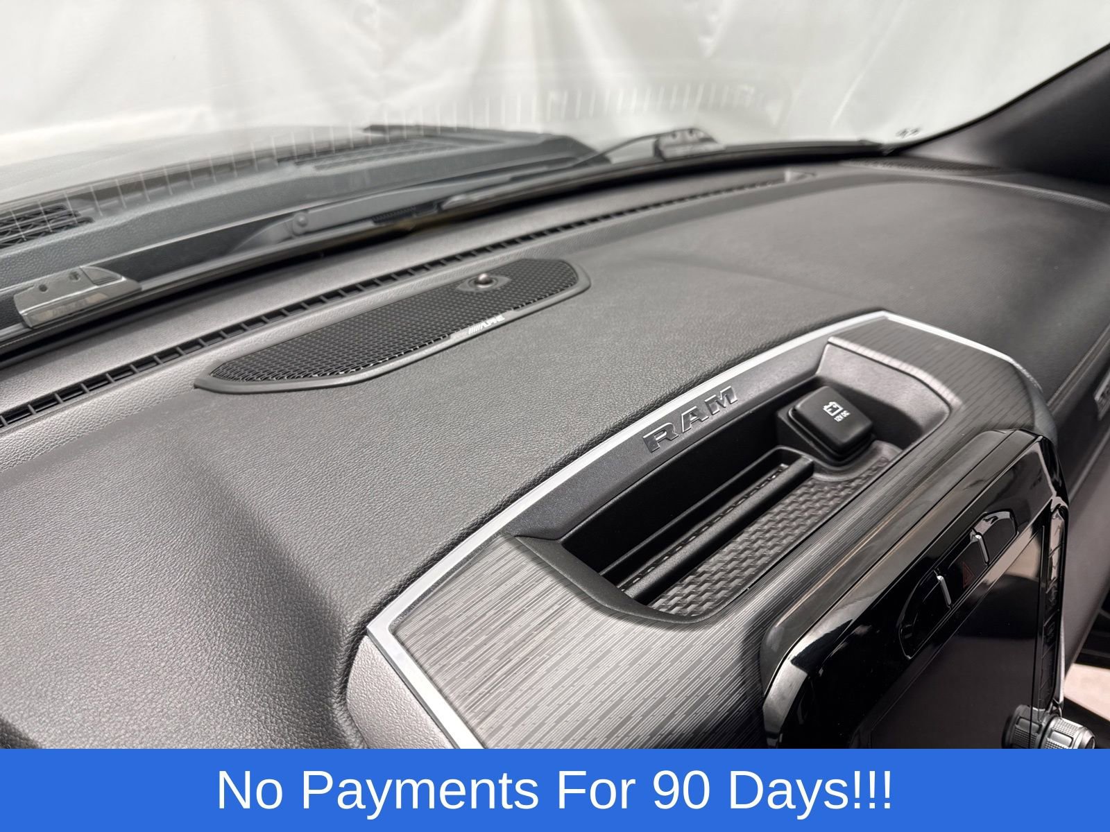 Used 2023 RAM 1500 Laramie AWD/4WD image 22