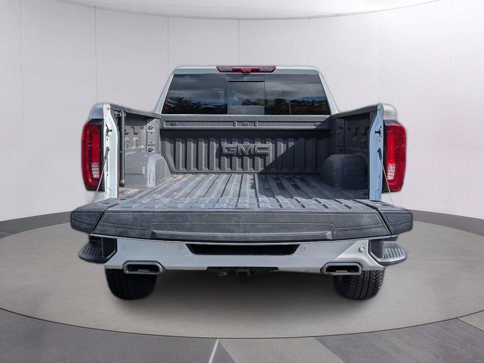 Used 2025 GMC Sierra 1500 AT4 w/ AT4 Premium Package AWD/4WD image 6