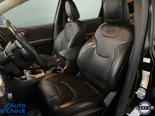 Used 2017 Jeep Cherokee Overland w/ Technology Group image 60