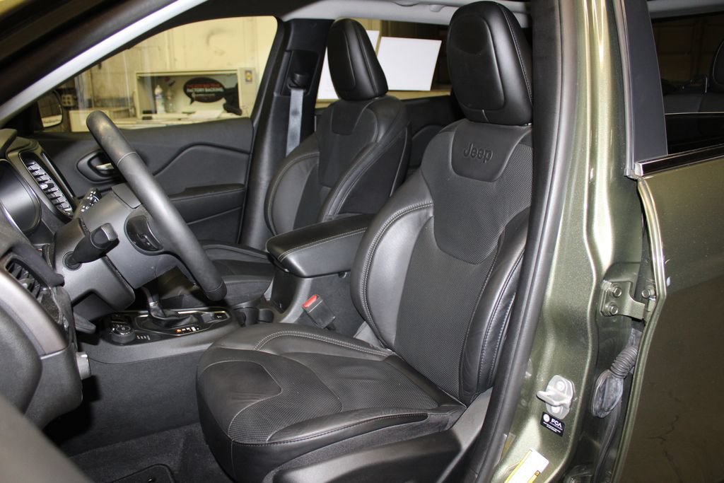 Certified 2021 Jeep Cherokee Latitude Lux w/ Sun & Sound Group AWD/4WD image 26