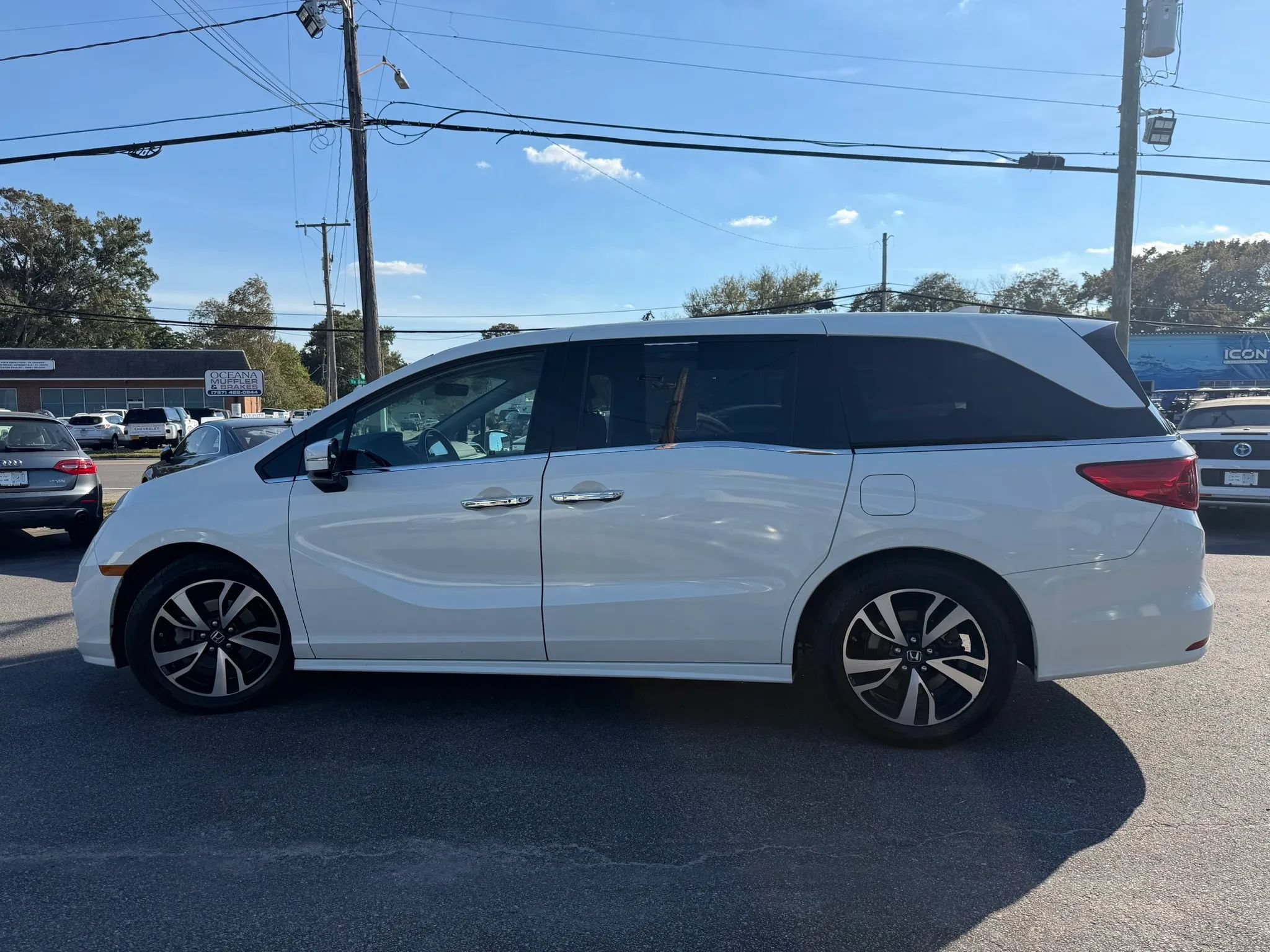 Used 2018 Honda Odyssey Elite image 6