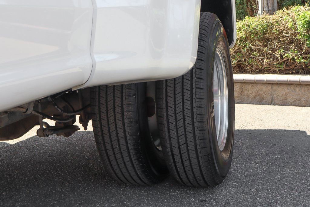 Used 2017 Ford F350 Lariat w/ Chrome Package image 46