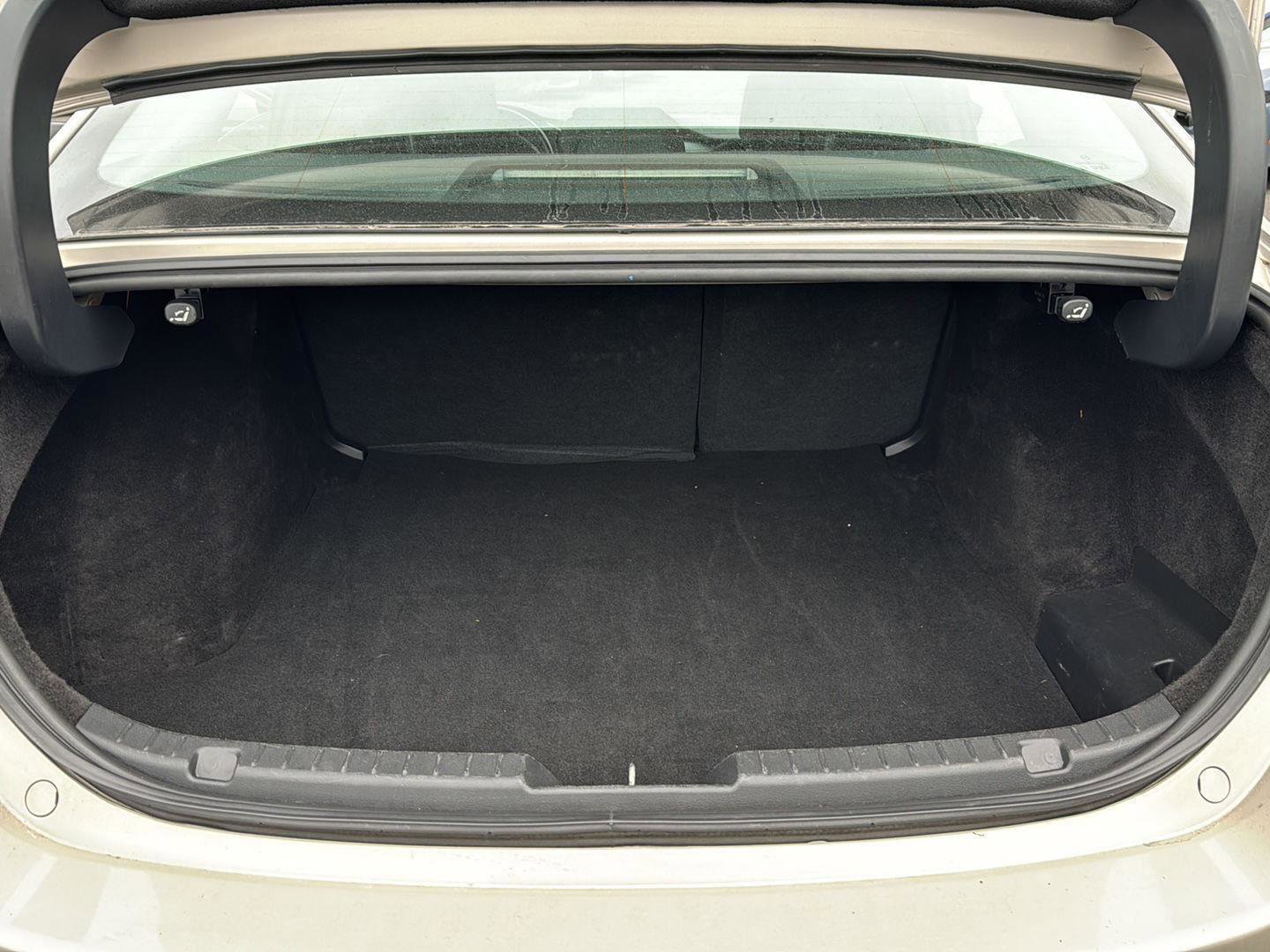 Used 2024 MAZDA MAZDA3 s image 29