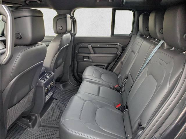 Used 2026 Land Rover Defender 110 X-Dynamic SE AWD/4WD image 18
