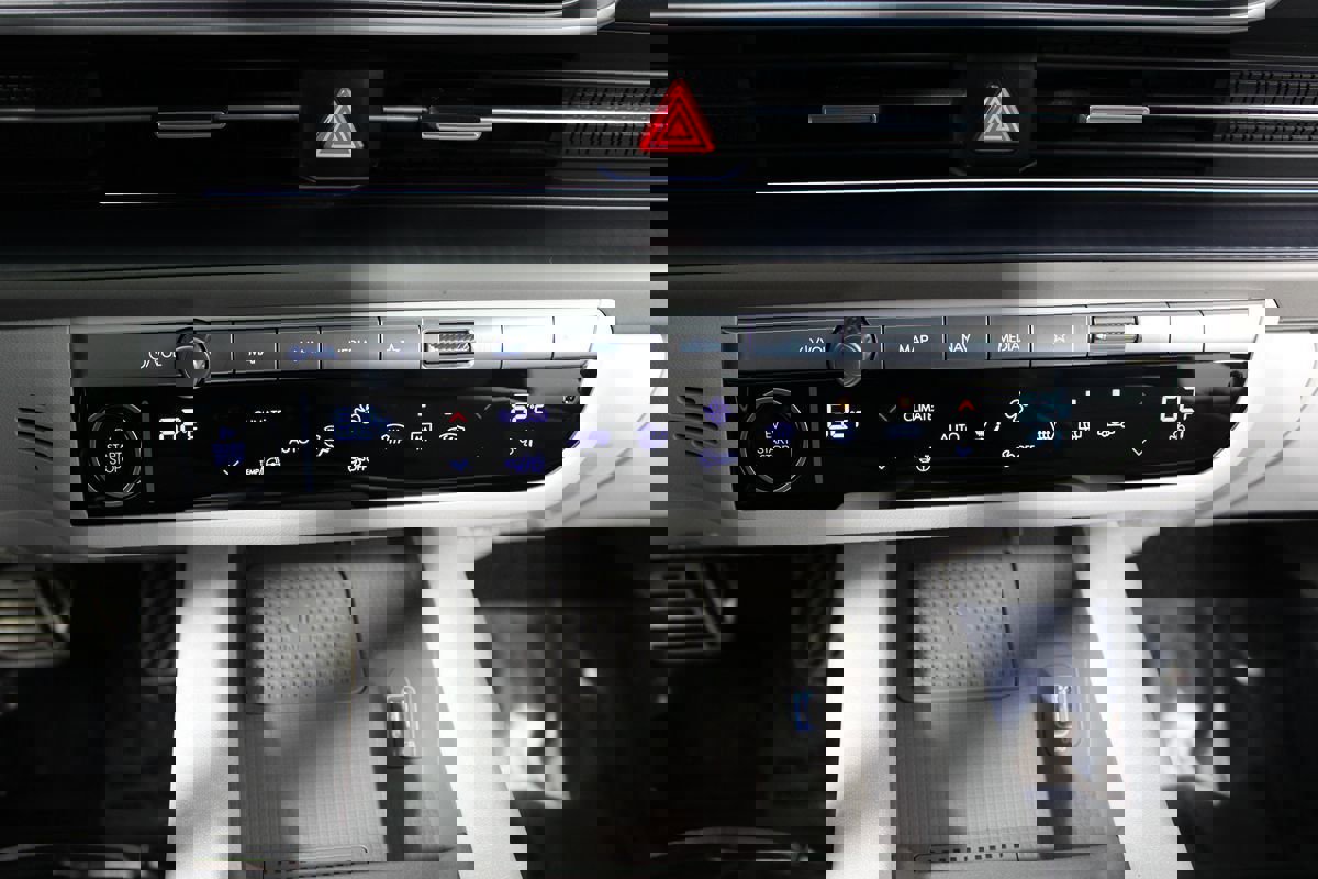 Used 2024 Hyundai Ioniq 6 Limited image 11