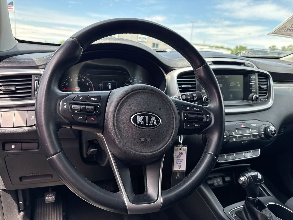 Used 2018 Kia Sorento AWD image 11