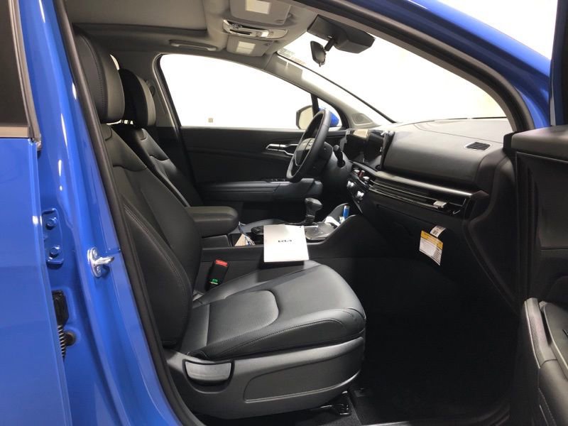 New 2026 Kia Sportage EX w/ EX Panorama Roof Package image 13