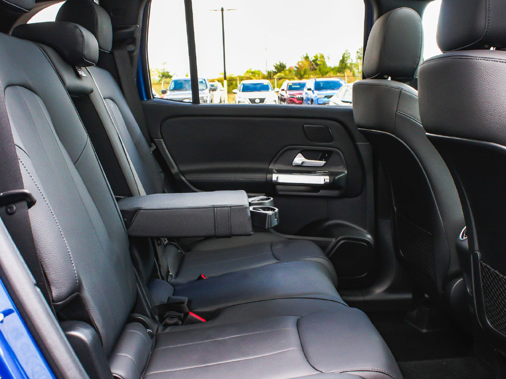 Used 2025 Mercedes-Benz GLB 250 4MATIC image 40