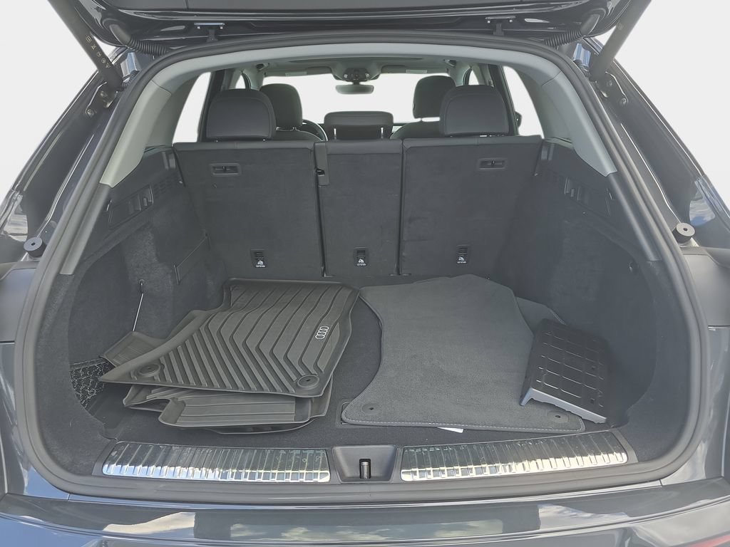 Certified 2025 Audi Q5 Premium w/ Convenience Package AWD/4WD image 11