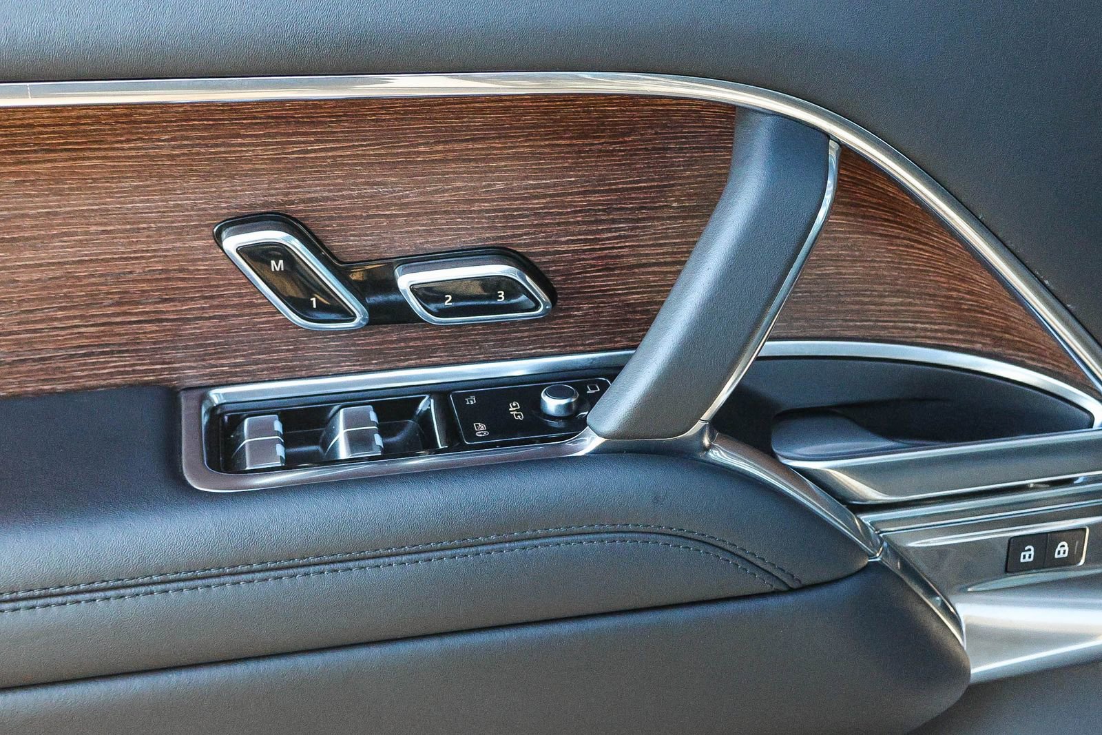 Certified 2023 Land Rover Range Rover SE image 33