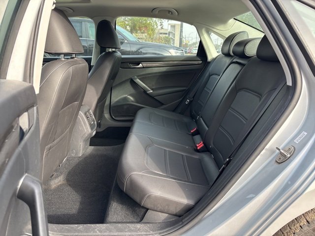 Used 2020 Volkswagen Passat 2.0T R-Line image 6