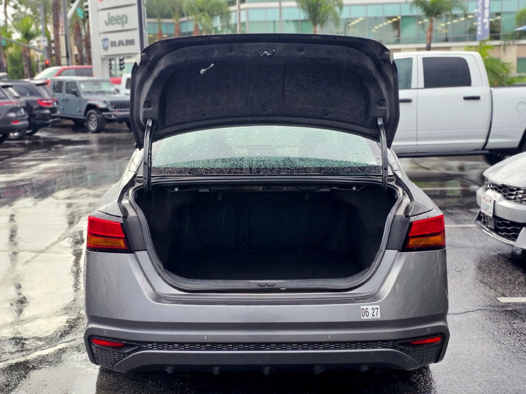 Used 2023 Nissan Altima 2.5 SV AWD/4WD image 12