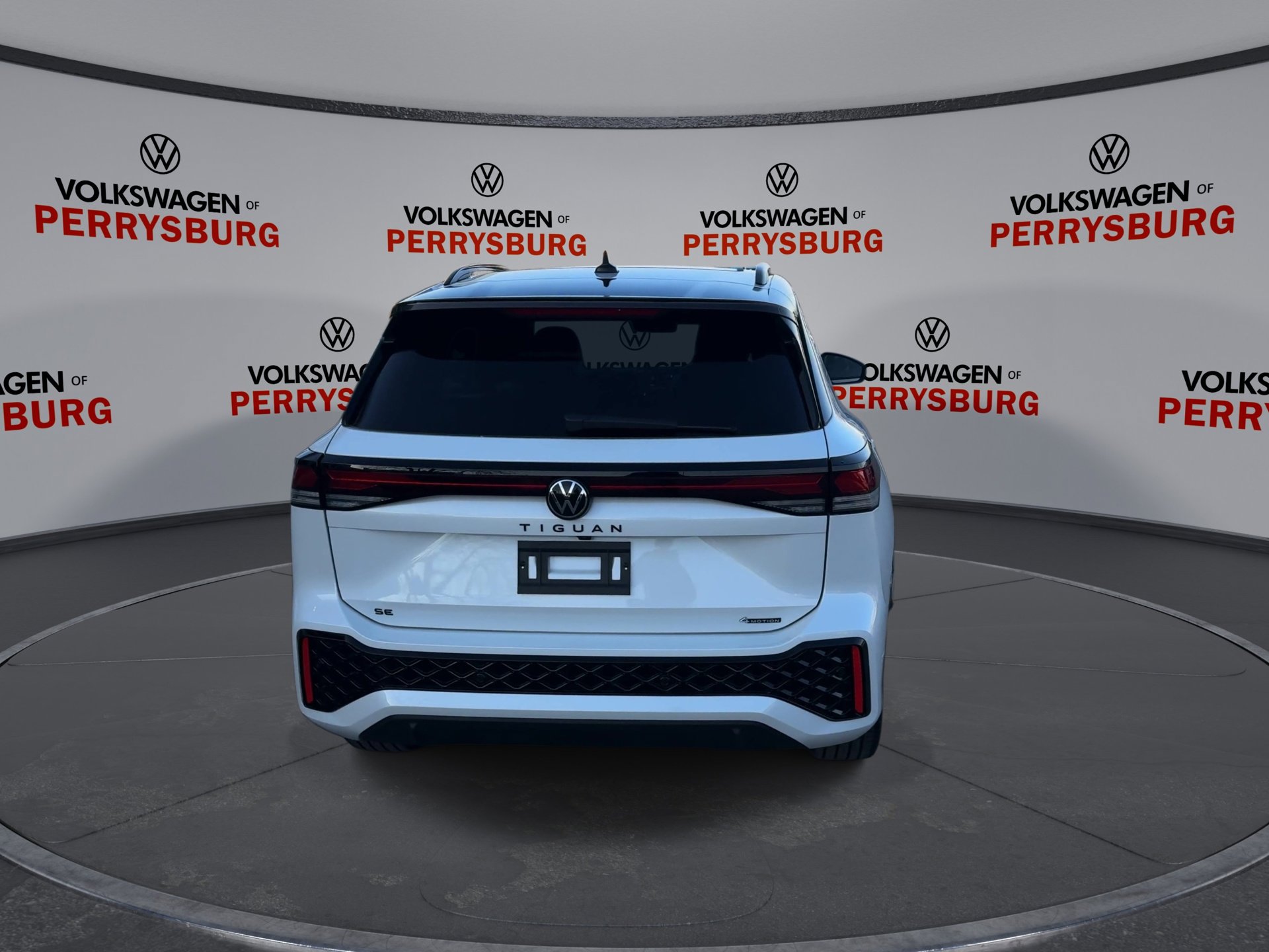 New 2026 Volkswagen Tiguan SE R-Line image 7