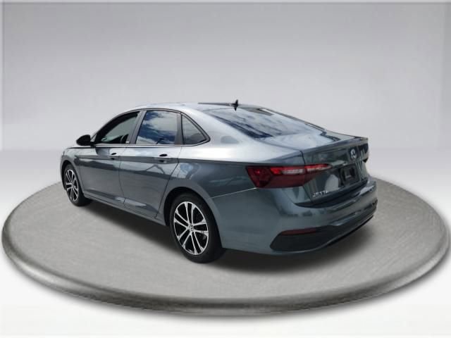 Used 2024 Volkswagen Jetta Sport image 12